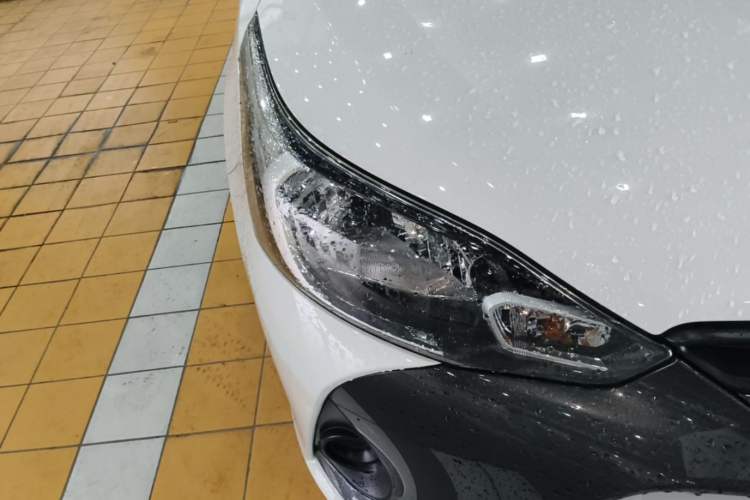 Used Toyota YARiS L Zhi Xuan 2018 1.5E CVT Champion Limited Edition Right Front Headlight