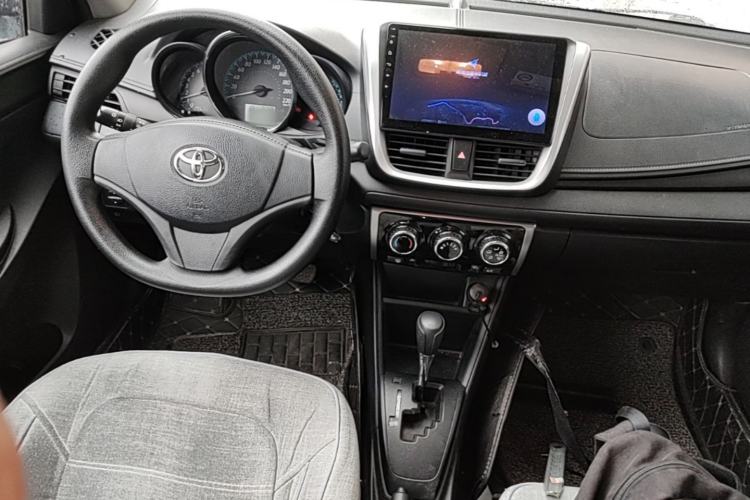 Used Toyota YARiS L Zhi Xuan 2019 1.5E CVT Dynamic Edition China VI compliant Center Console
