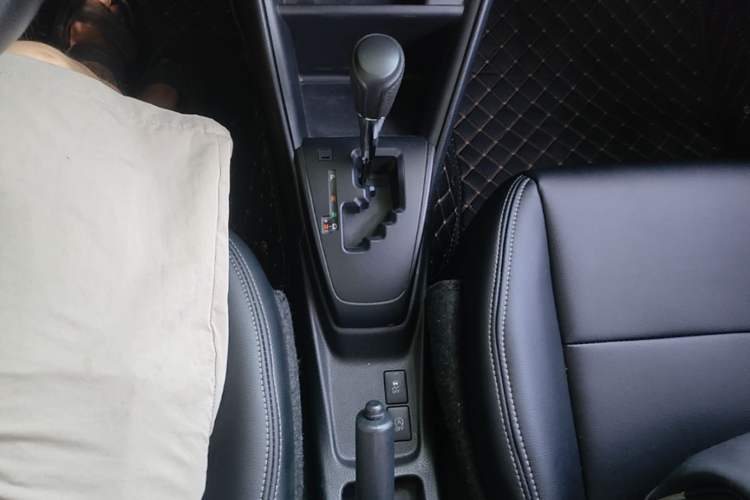 Used Toyota YARiS L Zhi Xuan 2019 1.5E CVT Dynamic Edition China VI compliant Gear Lever