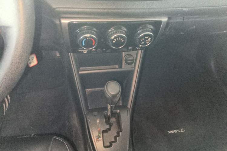 Used Toyota YARiS L Zhi Xuan 2019 1.5E CVT Dynamic Edition China VI compliant Gear Lever