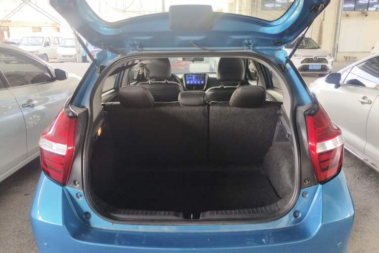 Used Toyota YARiS L Zhi Xuan 2019 1.5E CVT Dynamic Edition China VI compliant Trunk