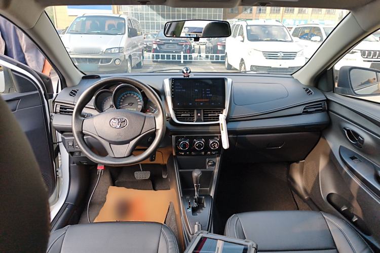 Used Toyota YARiS L Zhi Xuan 2019 1.5E CVT Dynamic Edition China VI compliant Center Console