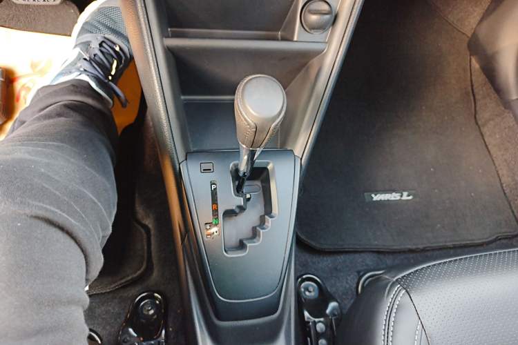Used Toyota YARiS L Zhi Xuan 2019 1.5E CVT Dynamic Edition China VI compliant Gear Lever