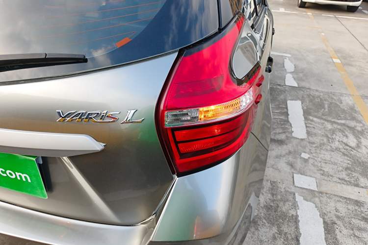Used Toyota YARiS L Zhi Xuan 2019 1.5E CVT Dynamic Edition China VI compliant Right Rear Taillight