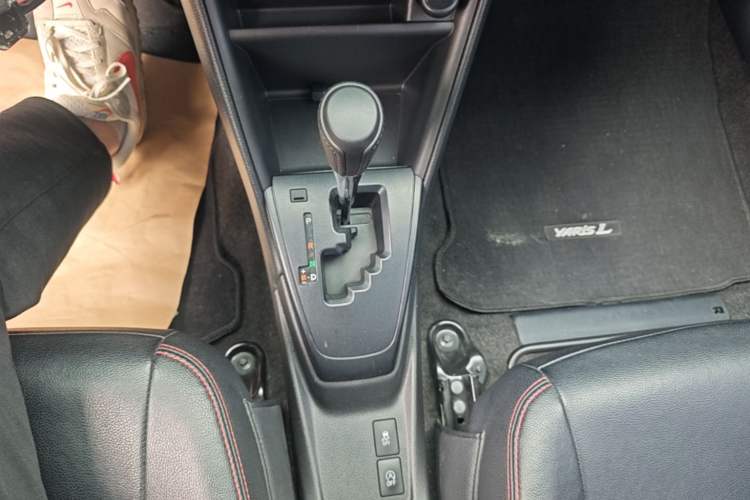 Used Toyota YARiS L Zhi Xuan 2019 1.5E CVT Dynamic Edition China VI compliant Gear Lever
