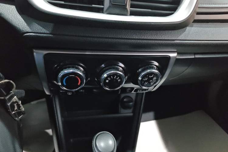 Used Toyota YARiS L Zhi Xuan 2019 1.5E CVT Dynamic Edition China VI compliant Audio And AC Panel