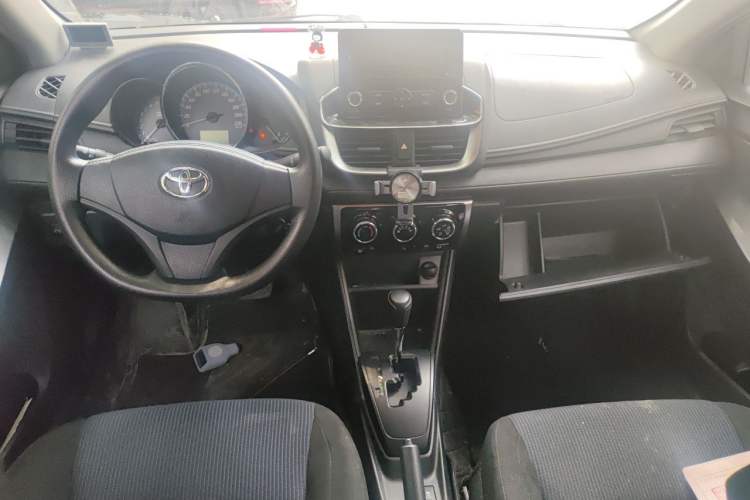 Used Toyota YARiS L Zhi Xuan 2019 1.5E CVT Dynamic Edition China VI compliant Center Console