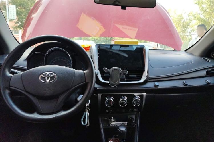 Used Toyota YARiS L Zhi Xuan 2019 1.5E CVT Dynamic Edition China VI compliant Center Console