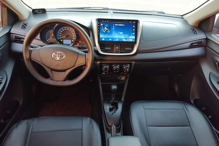 Used Toyota YARiS L Zhi Xuan 2019 1.5E CVT Dynamic Edition China VI compliant Center Console