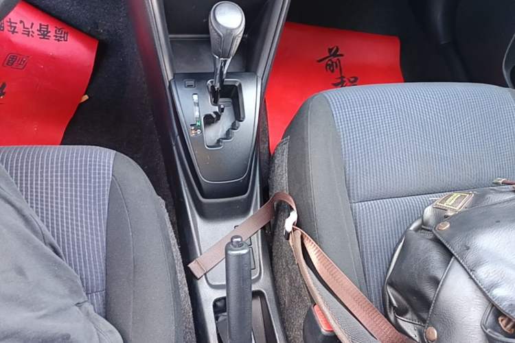 Used Toyota YARiS L Zhi Xuan 2019 1.5E CVT Dynamic Edition China VI compliant Gear Lever