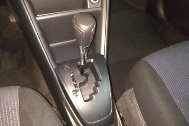 Used Toyota YARiS L Zhi Xuan 2019 1.5E CVT Dynamic Edition China VI compliant Gear Lever