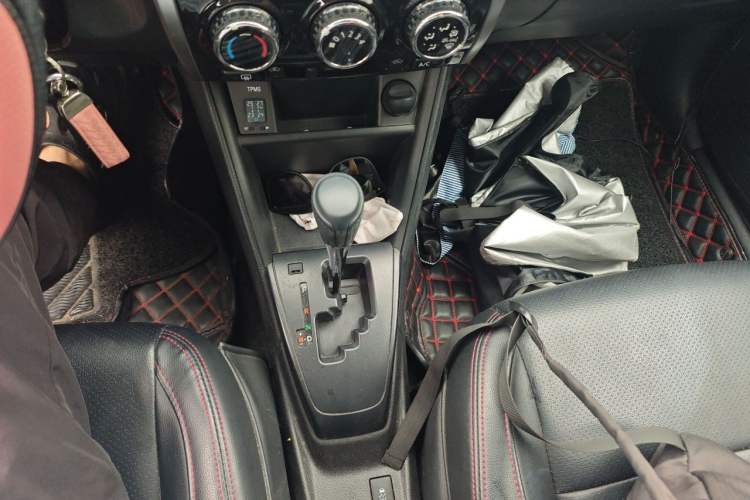 Used Toyota YARiS L Zhi Xuan 2019 1.5E CVT Dynamic Edition China VI compliant Gear Lever