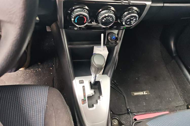 Used Toyota YARiS L Zhi Xuan 2019 1.5E CVT Dynamic Edition China VI compliant Gear Lever