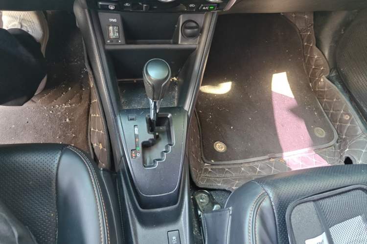 Used Toyota YARiS L Zhi Xuan 2019 1.5E CVT Dynamic Edition China VI compliant Gear Lever