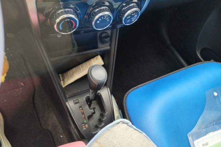 Used Toyota YARiS L Zhi Xuan 2019 1.5E CVT Dynamic Edition China VI compliant Gear Lever