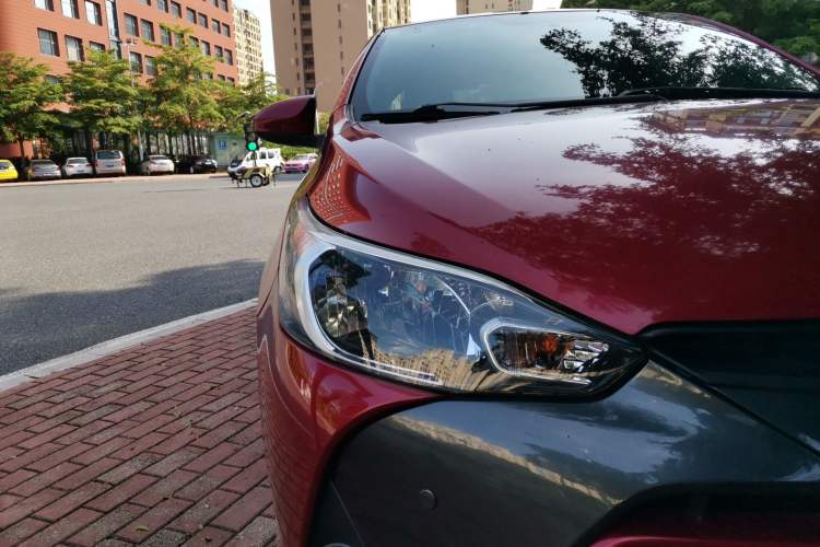 Used Toyota YARiS L Zhi Xuan 2019 1.5E CVT Dynamic Edition China VI compliant Right Front Headlight