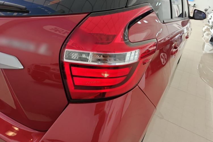 Used Toyota YARiS L Zhi Xuan 2019 1.5E CVT Dynamic Edition China VI compliant Right Rear Taillight