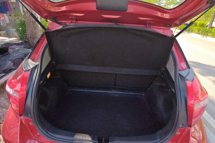 Used Toyota YARiS L Zhi Xuan 2019 1.5E CVT Dynamic Edition China VI compliant Trunk
