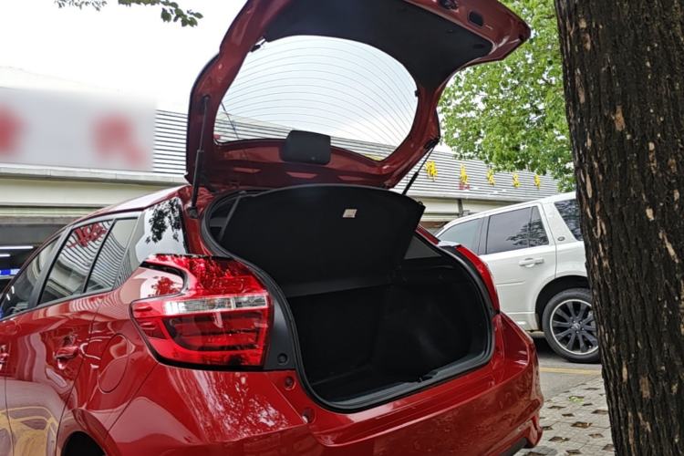 Used Toyota YARiS L Zhi Xuan 2019 1.5G CVT Xuan Dong Sunroof Version China VI Standard Trunk