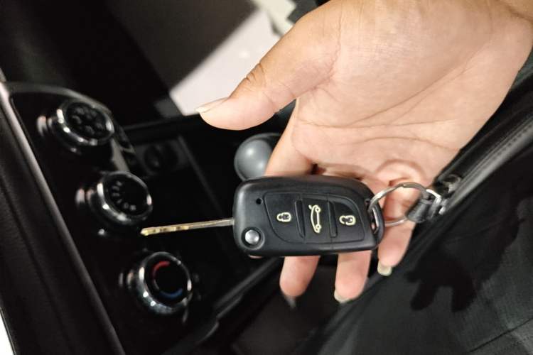 Used Toyota YARiS L Zhi Xuan 2019 1.5E CVT Dynamic Edition China VI compliant Vehicle Key