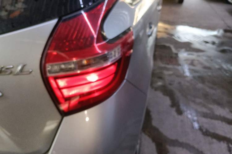 Used Toyota YARiS L Zhi Xuan 2019 1.5E CVT Dynamic Edition China VI compliant Right Rear Taillight