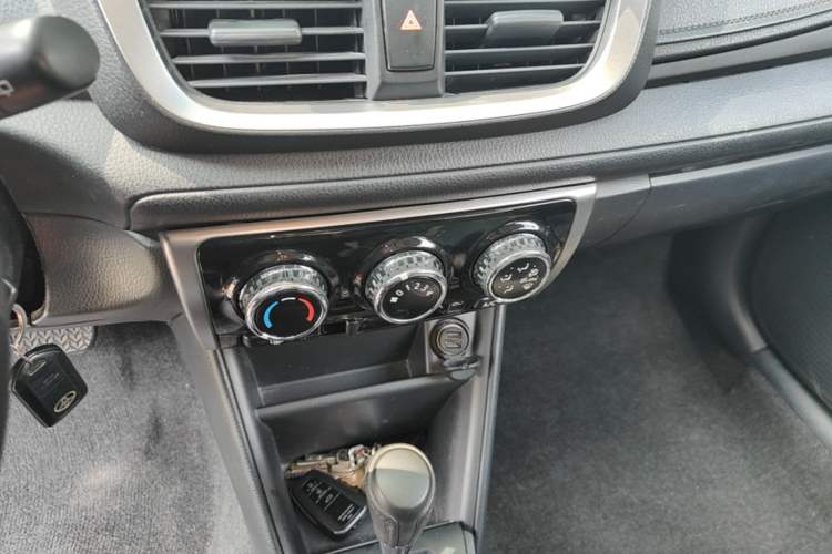 Used Toyota YARiS L Zhi Xuan 2019 1.5E CVT Dynamic Edition China VI compliant Audio And AC Panel