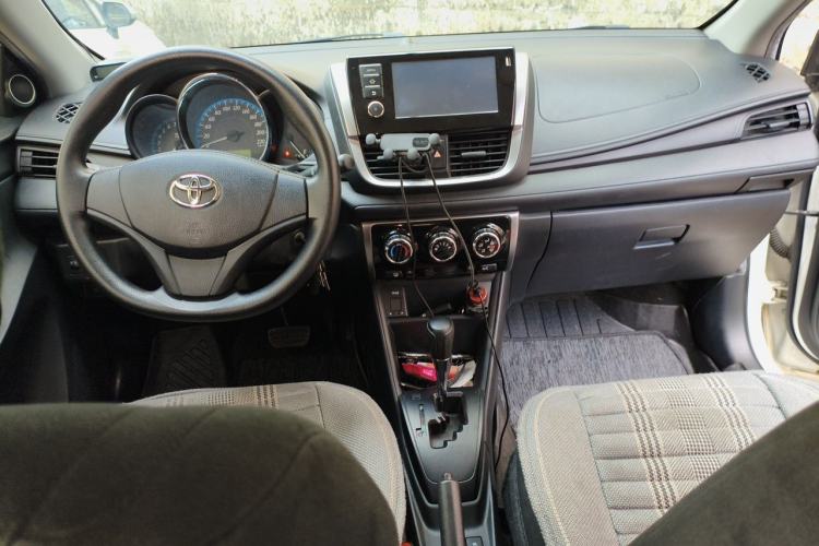 Used Toyota YARiS L Zhi Xuan 2019 1.5E CVT Dynamic Edition China VI compliant Center Console