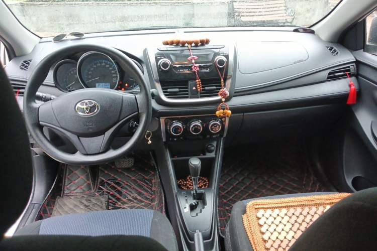 Used Toyota YARiS L Zhi Xuan 2019 1.5E CVT Dynamic Edition China VI compliant Center Console