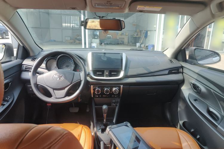 Used Toyota YARiS L Zhi Xuan 2019 1.5E CVT Dynamic Edition China VI compliant Center Console