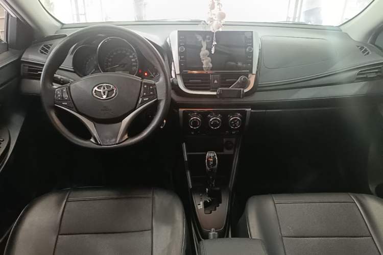 Used Toyota YARiS L Zhi Xuan 2019 1.5E CVT Dynamic Edition China VI compliant Center Console