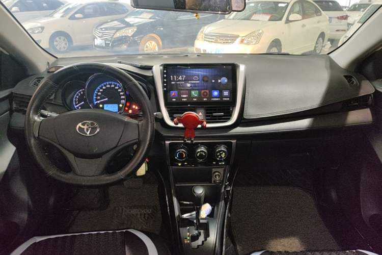 Used Toyota YARiS L Zhi Xuan 2019 1.5E CVT Dynamic Edition China VI compliant Center Console