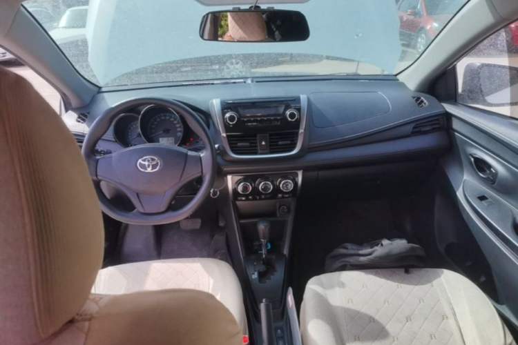 Used Toyota YARiS L Zhi Xuan 2019 1.5E CVT Dynamic Edition China VI compliant Center Console