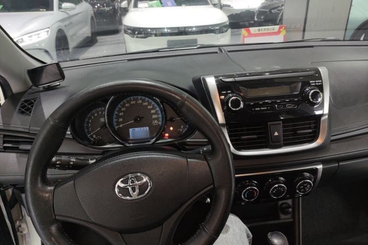 Used Toyota YARiS L Zhi Xuan 2019 1.5E CVT Dynamic Edition China VI compliant Center Console