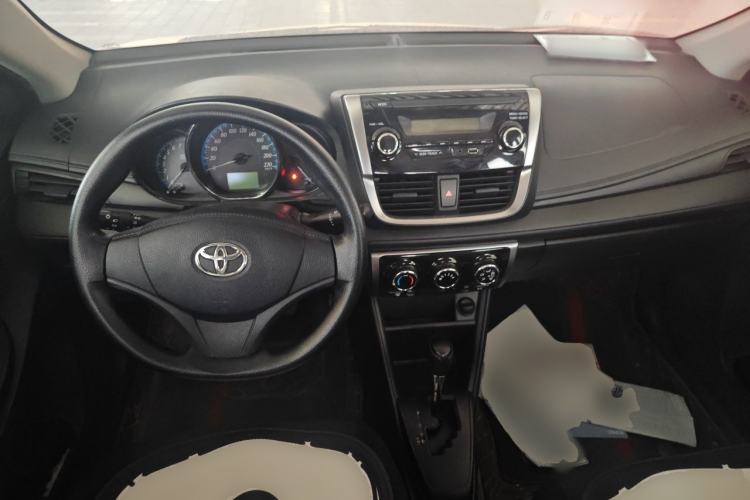 Used Toyota YARiS L Zhi Xuan 2019 1.5E CVT Dynamic Edition China VI compliant Center Console