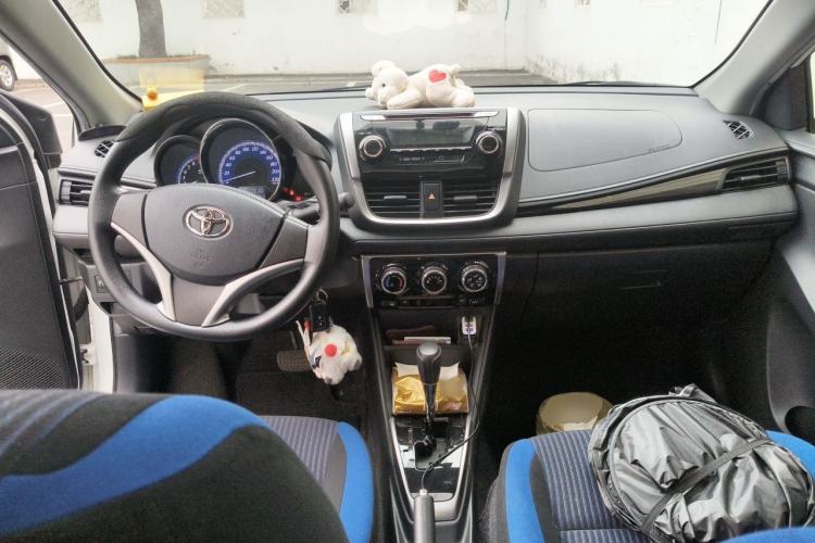 Used Toyota YARiS L Zhi Xuan 2019 1.5G CVT Xuan Dong Sunroof Version China VI Standard Center Console