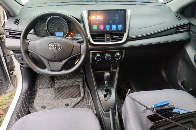 Used Toyota YARiS L Zhi Xuan 2019 1.5E CVT Dynamic Edition China VI compliant Center Console