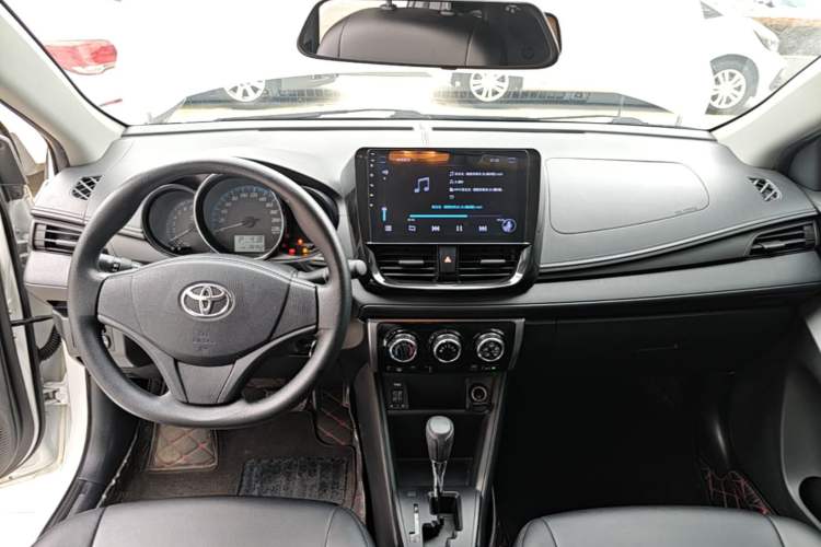 Used Toyota YARiS L Zhi Xuan 2019 1.5E CVT Dynamic Edition China VI compliant Center Console