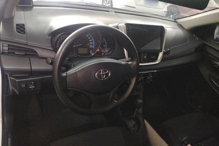 Used Toyota YARiS L Zhi Xuan 2019 1.5E CVT Dynamic Edition China VI compliant Center Console