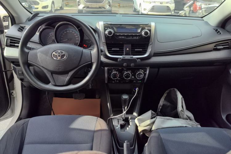 Used Toyota YARiS L Zhi Xuan 2019 1.5E CVT Dynamic Edition China VI compliant Center Console