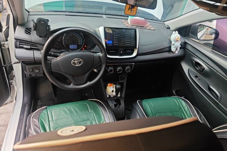 Used Toyota YARiS L Zhi Xuan 2019 1.5E CVT Dynamic Edition China VI compliant Center Console