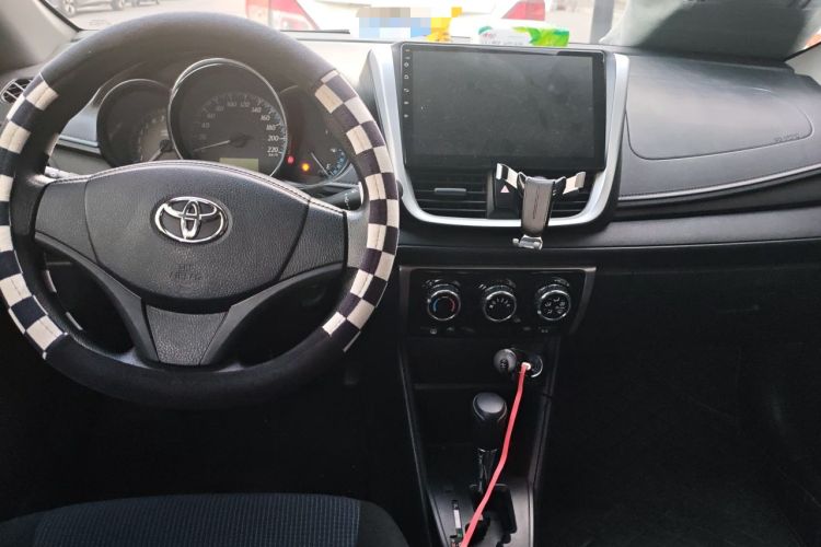 Used Toyota YARiS L Zhi Xuan 2019 1.5E CVT Dynamic Edition China VI compliant Center Console