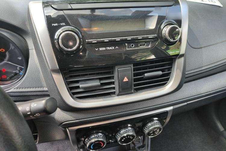 Used Toyota YARiS L Zhi Xuan 2019 1.5E CVT Dynamic Edition China VI compliant Center Console