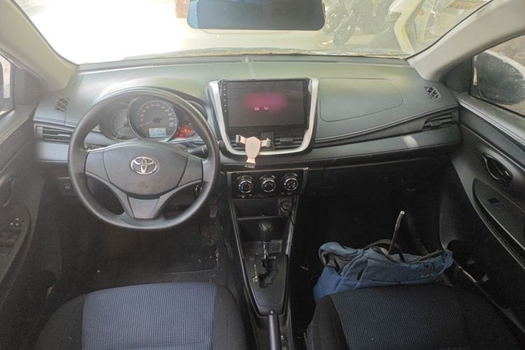 Used Toyota YARiS L Zhi Xuan 2019 1.5E CVT Dynamic Edition China VI compliant Center Console