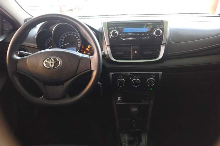 Used Toyota YARiS L Zhi Xuan 2019 1.5E CVT Dynamic Edition China VI compliant Center Console