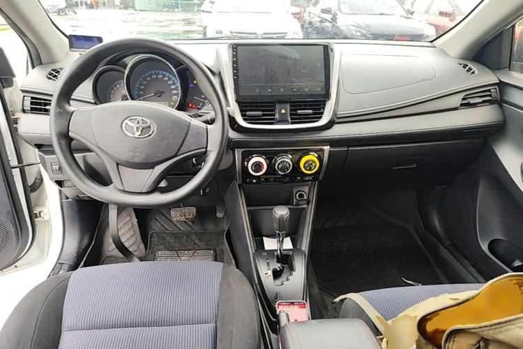 Used Toyota YARiS L Zhi Xuan 2019 1.5E CVT Dynamic Edition China VI compliant Center Console
