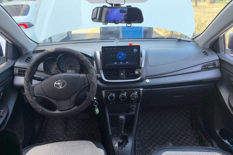 Used Toyota YARiS L Zhi Xuan 2019 1.5E CVT Dynamic Edition China VI compliant Center Console