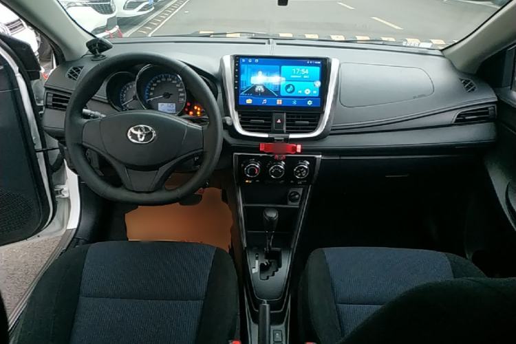 Used Toyota YARiS L Zhi Xuan 2019 1.5E CVT Dynamic Edition China VI compliant Center Console