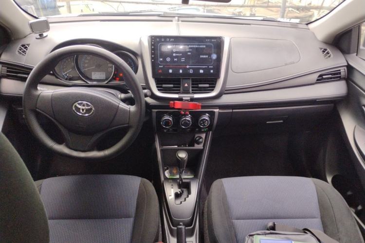 Used Toyota YARiS L Zhi Xuan 2019 1.5E CVT Dynamic Edition China VI compliant Center Console