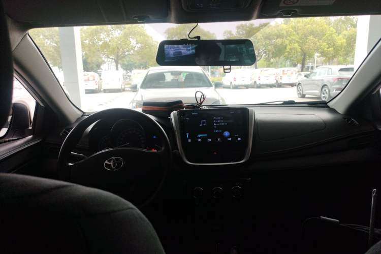 Used Toyota YARiS L Zhi Xuan 2019 1.5E CVT Dynamic Edition China VI compliant Center Console