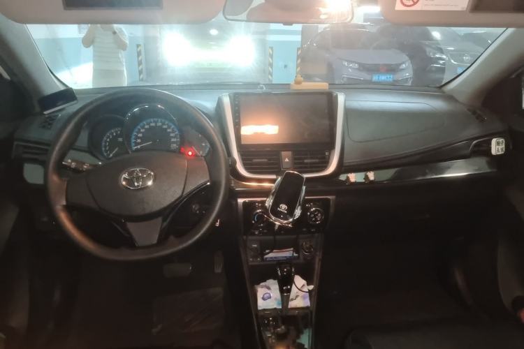 Used Toyota YARiS L Zhi Xuan 2019 1.5E CVT Dynamic Edition China VI compliant Center Console